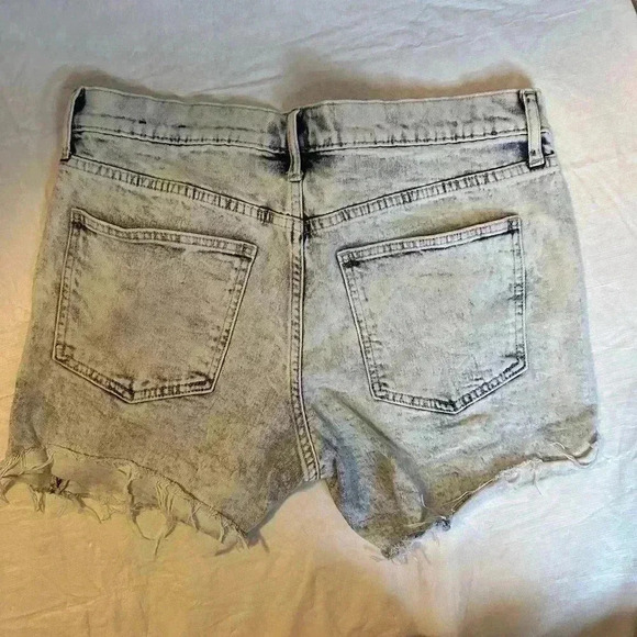 Gap Women’s Acid Wash Cutoff 5” Shorts High Rise Size 6 / 28 - Picture 8 of 8